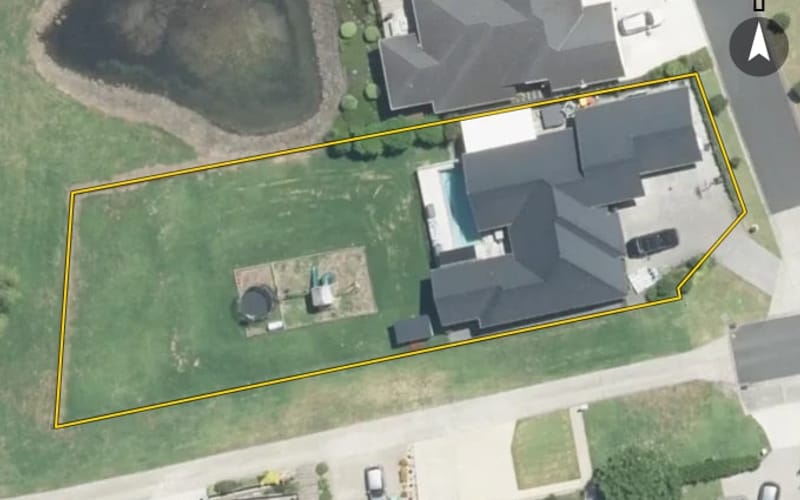 8 Meadowbrook Place