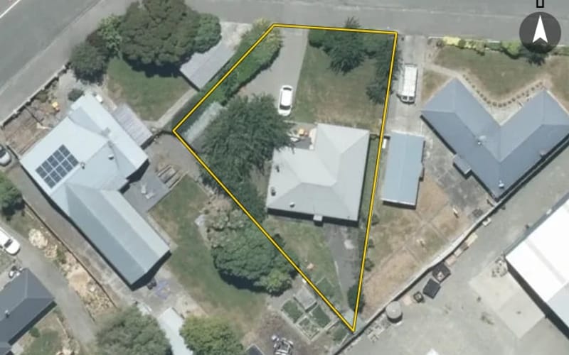 3 Saunders Road