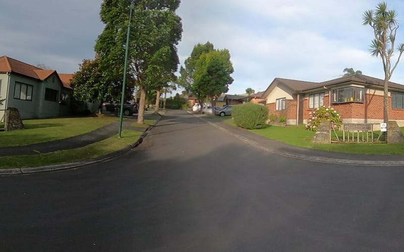 1 Stonegate Close