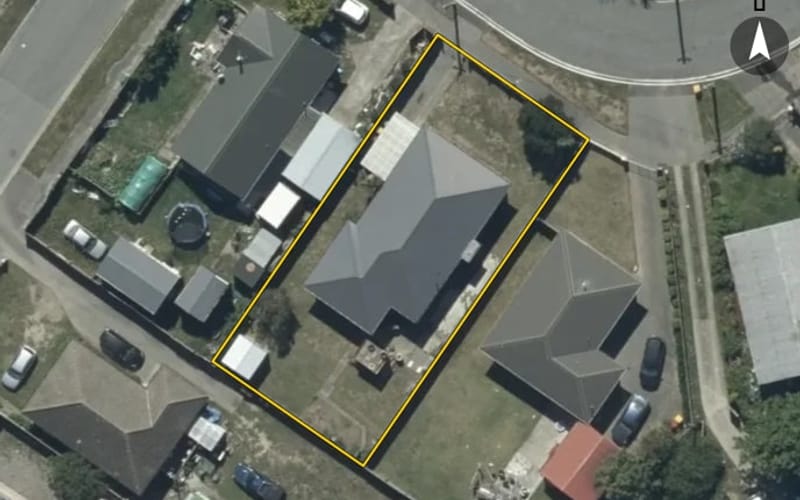 51 Lyndhurst Crescent