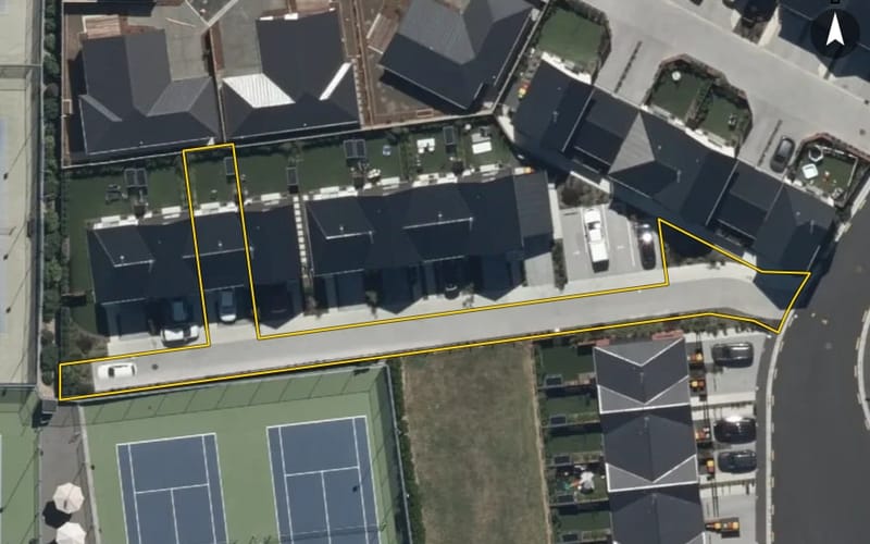 2/10 Matata Place