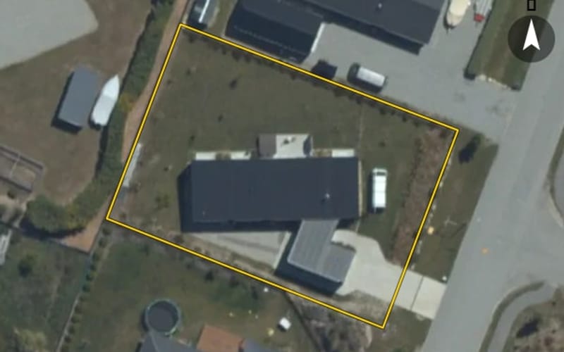 10 Cooper Crescent