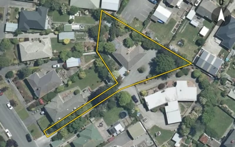 33 Hill View Crescent