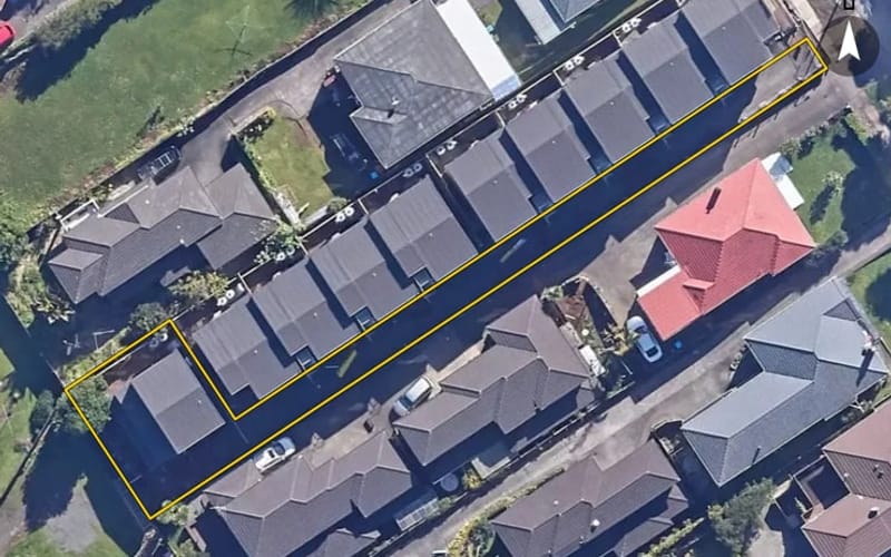 10/11 Hayr Road