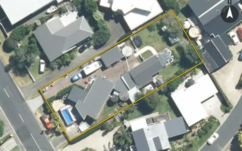 2/31 Beach Road