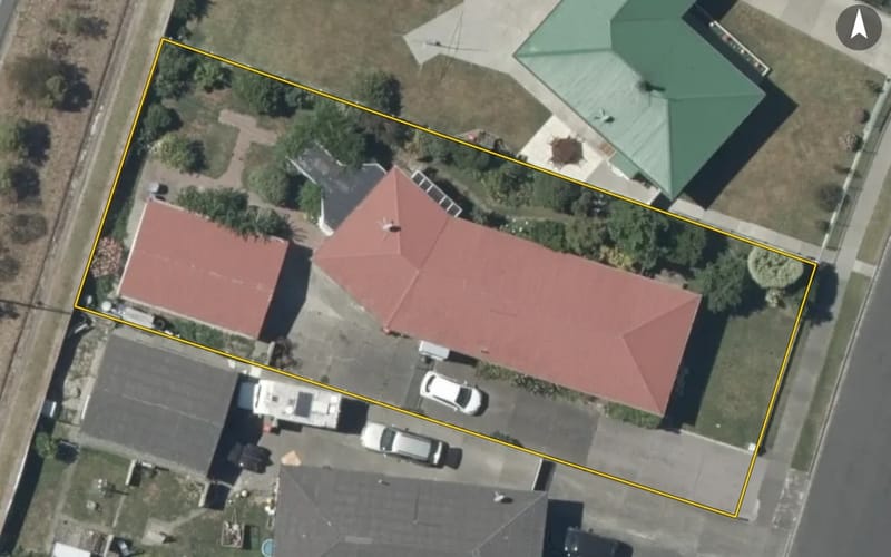 60 Clarence Cox Crescent