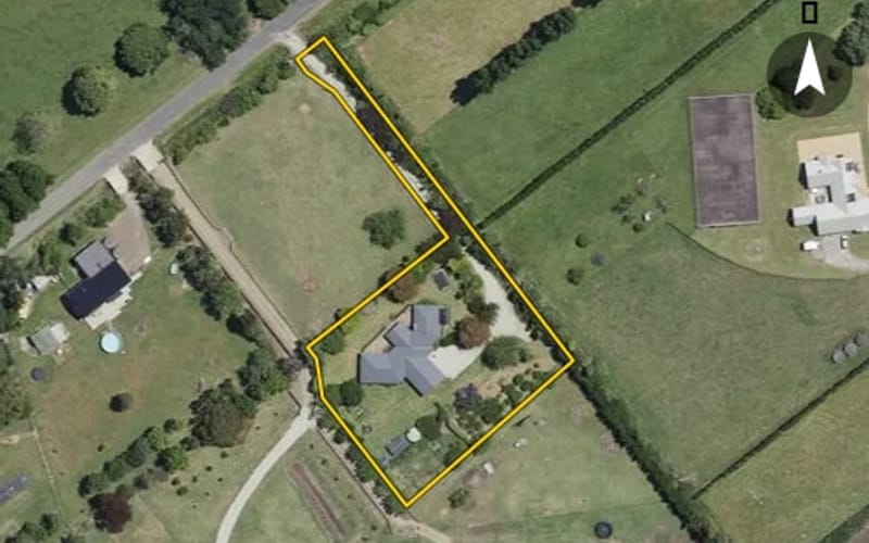 32 Glenelg Road