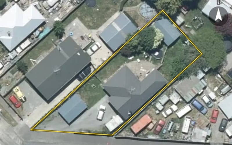 10 Saunders Road