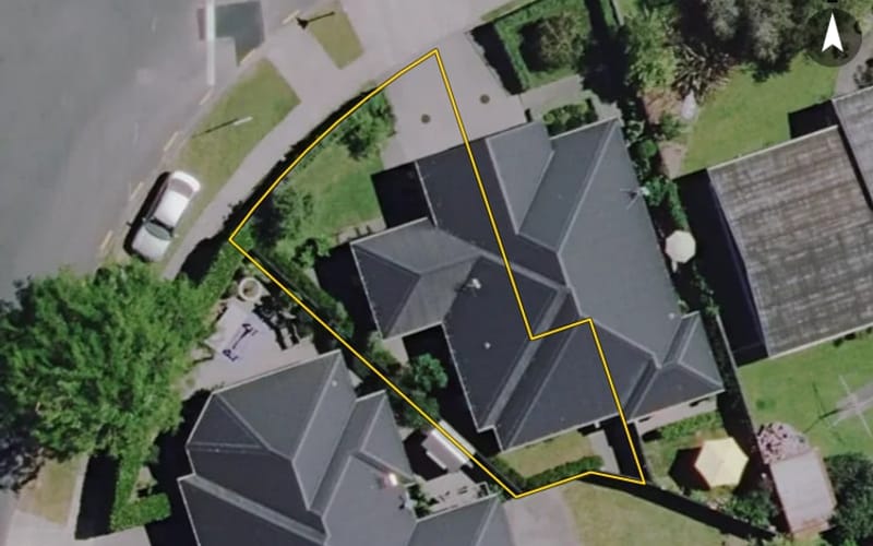 1/2 Hillary Street