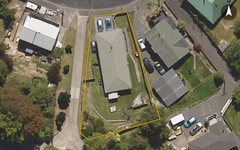 76 Roy Crescent