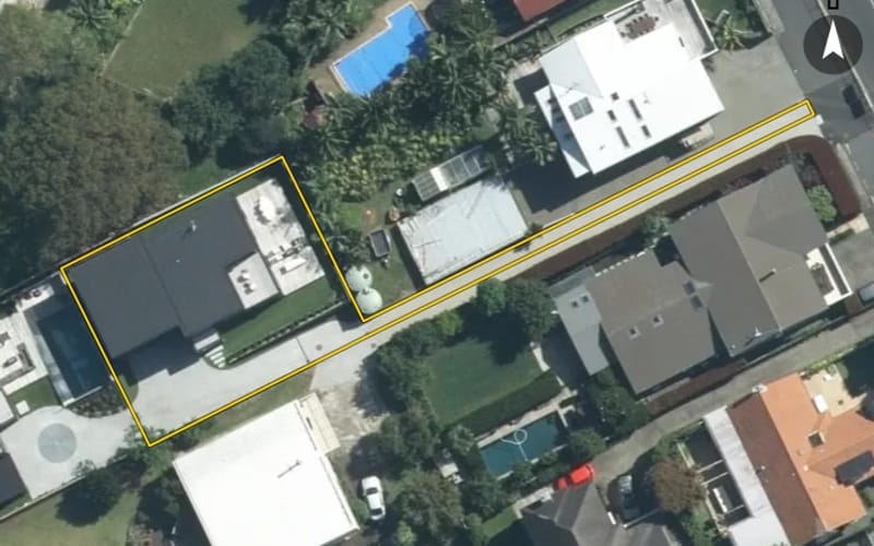 298A Riddell Road