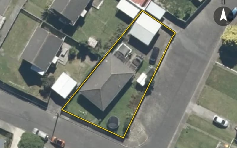 1 Deckston Grove