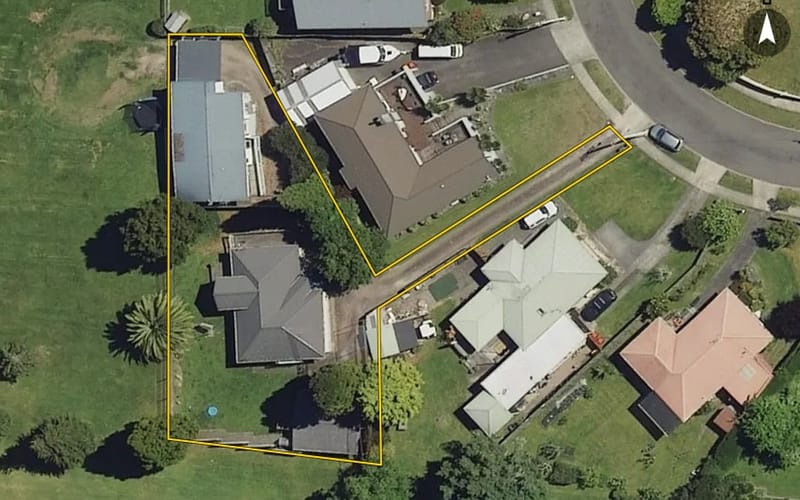 11 Johnston Crescent