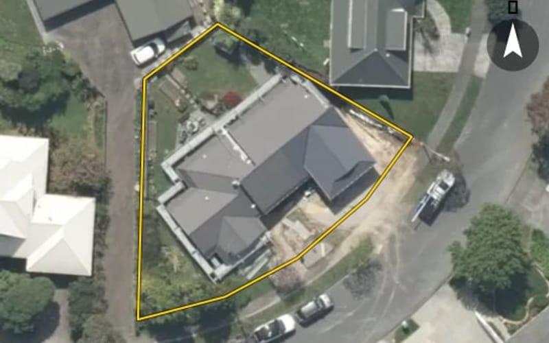 12 Saunders Close