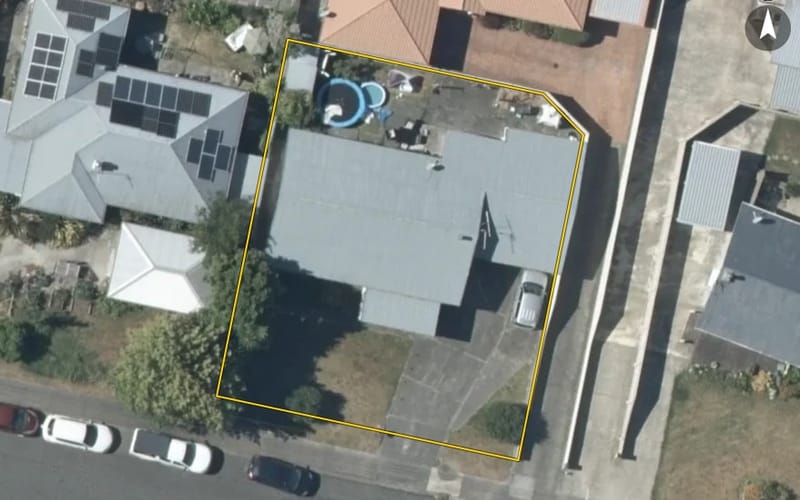 4 Warwick Crescent