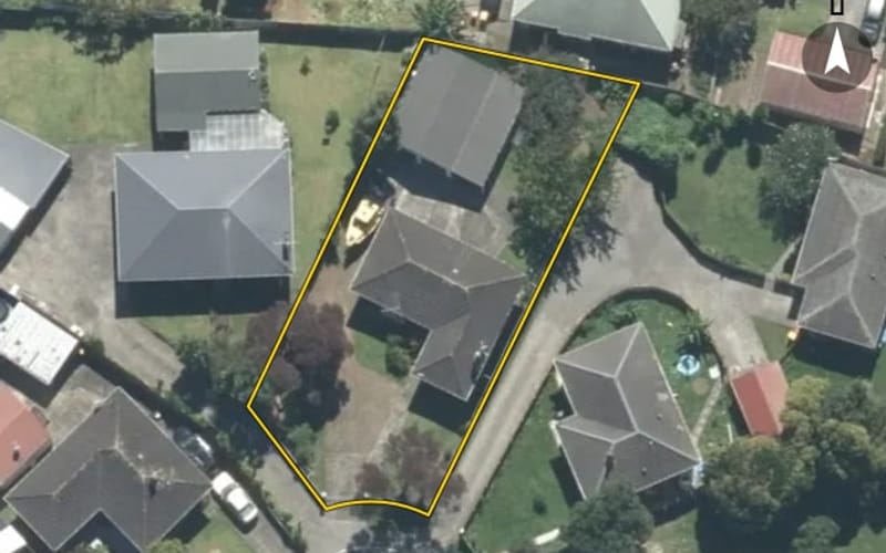 12 Leslie Place