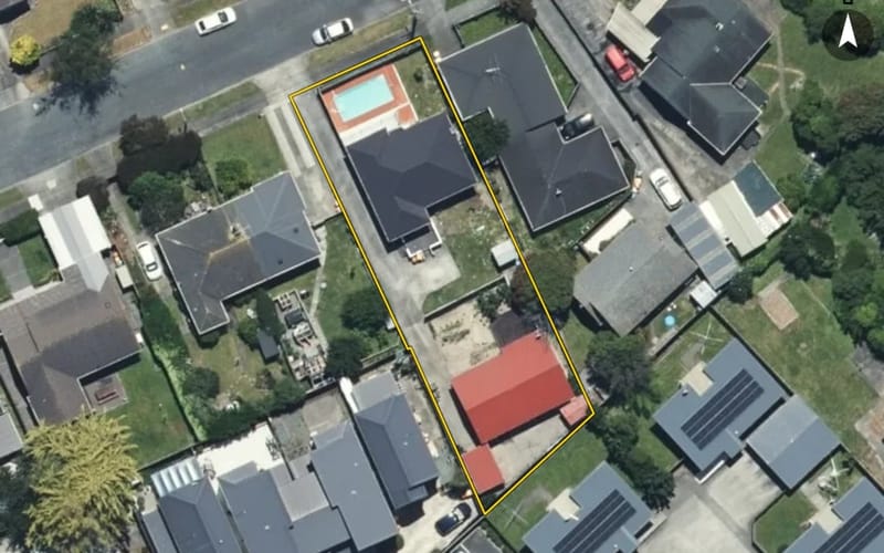 78 Hall Crescent