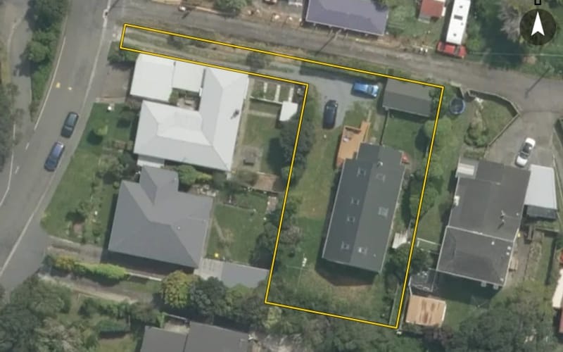 16 Robert Street