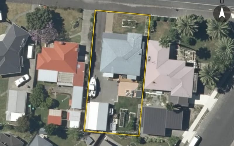 6 Douglas McLean Avenue