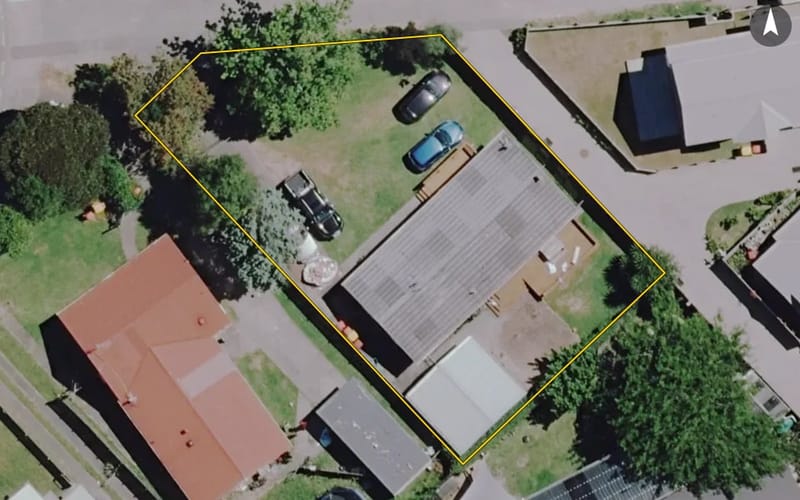16 Pickering Crescent