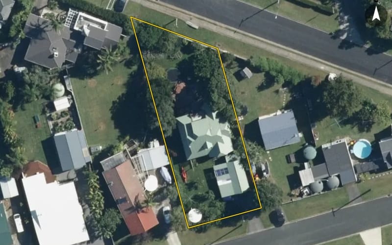 2A Hawke Crescent