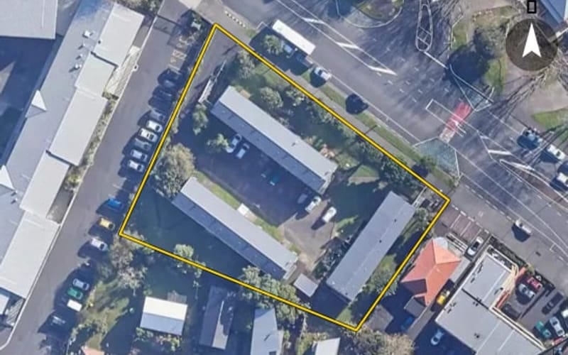 1A/32 Surrey Crescent