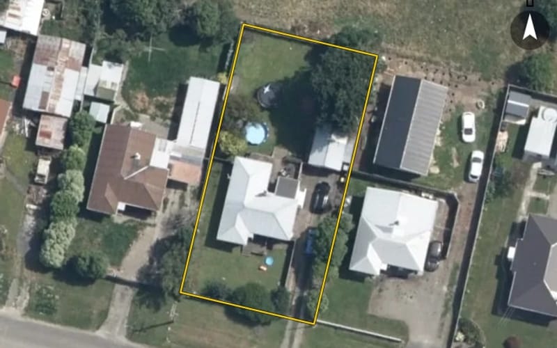 18 Roots Street West