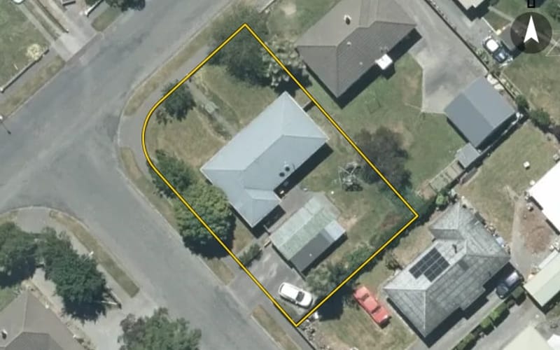 8 Davis Crescent