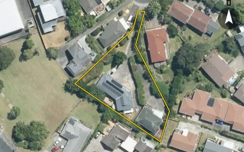 11A Tower Hill