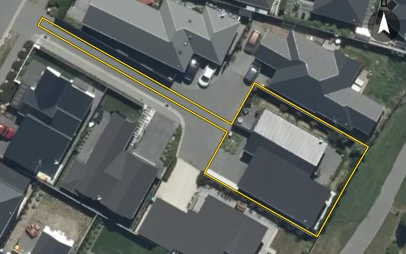 10 Stroma Avenue