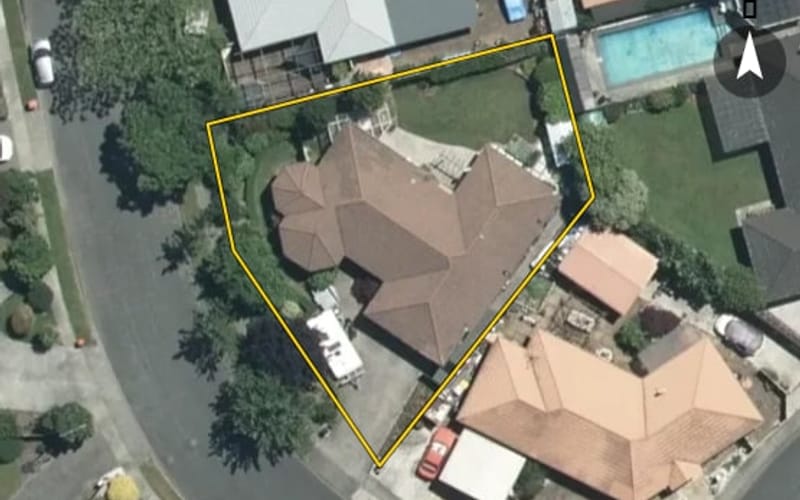 10 Saunders Crescent