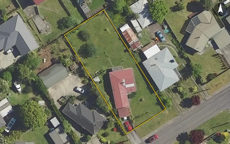 11 Inverness Road