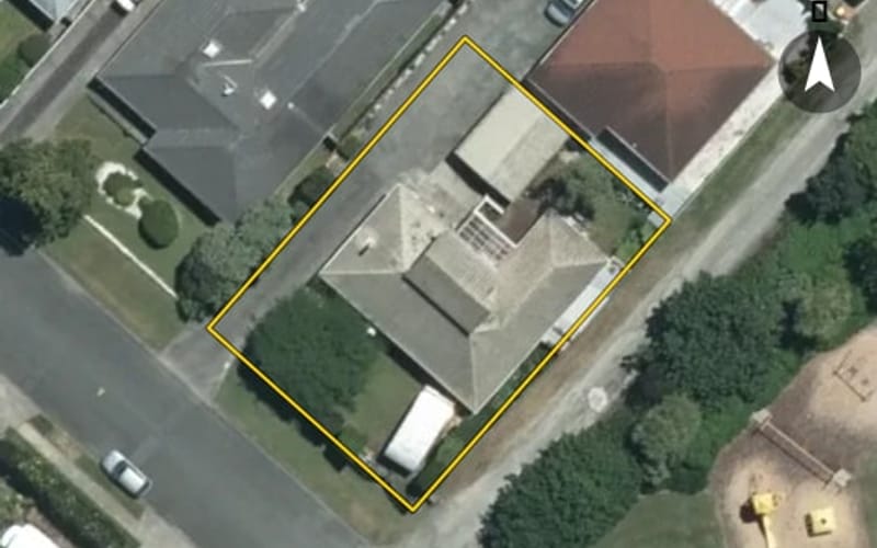 9A Manson Avenue