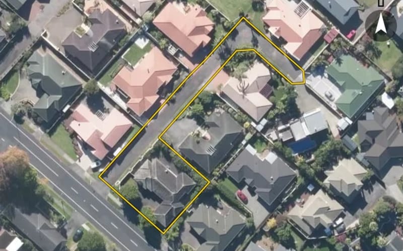 16 Nicholas Road