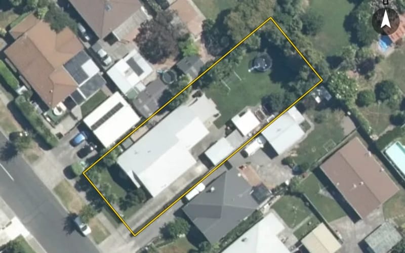 709 Avenue Road West