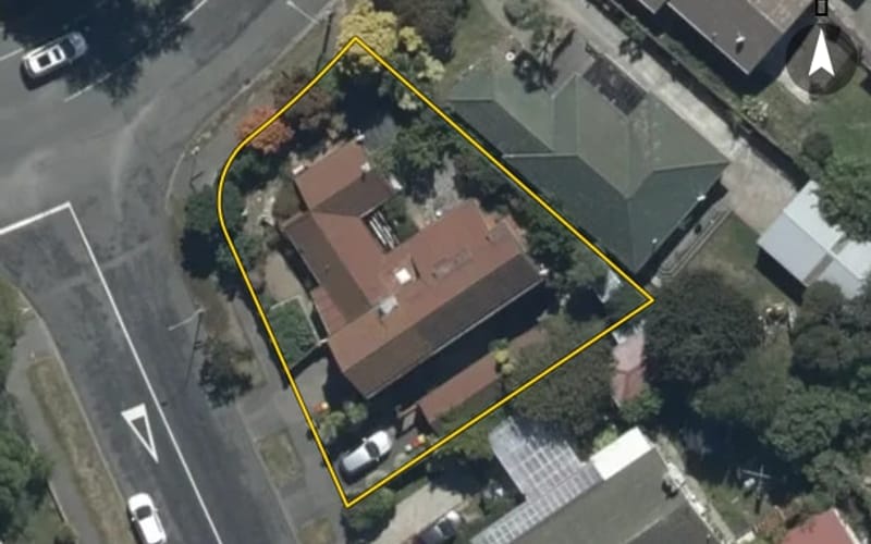 1/2 Ambleside Drive