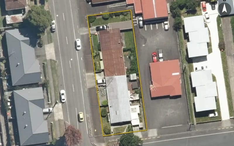3B Benzie Avenue