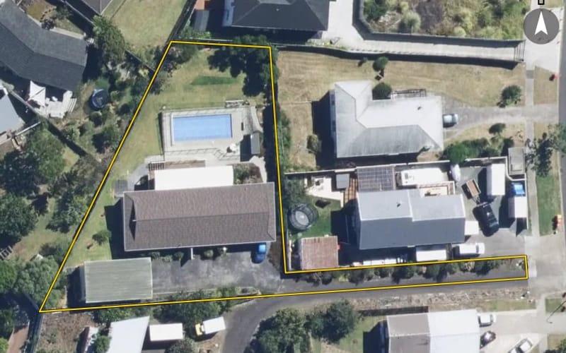 11 Chatsworth Crescent