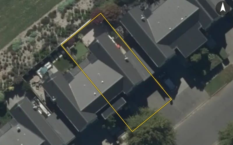 15A Pavilion Crescent