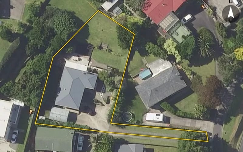 8 Highfield Crescent