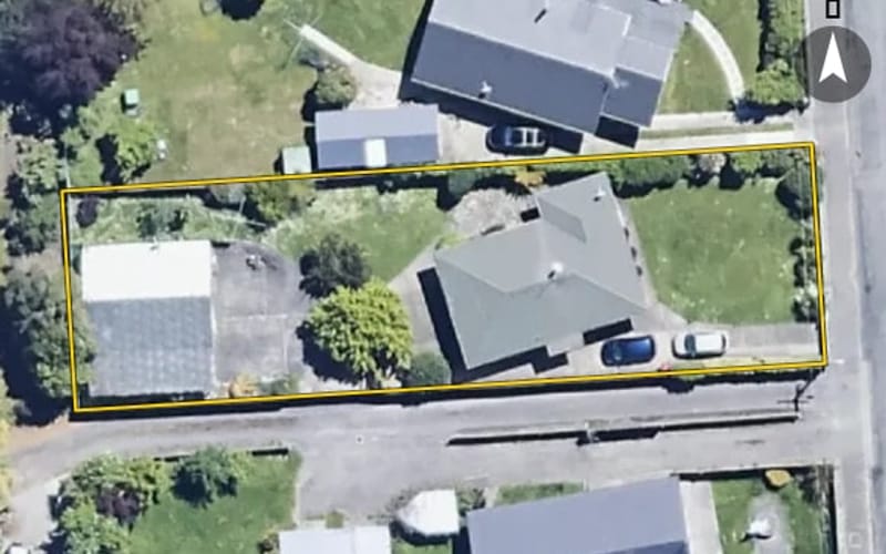 16 Glenroy Crescent