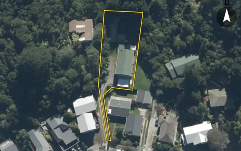 9B Lowry Crescent