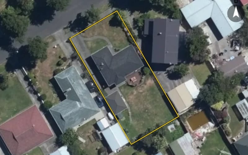 12 Raglan Avenue