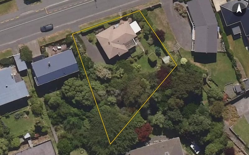 126 Larnach Road