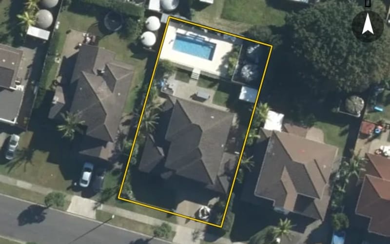 21 Pine Harbour Parade
