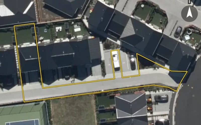 4/8 Matata Place