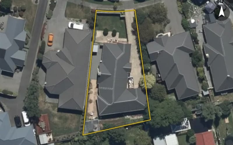 7 Cayman Close