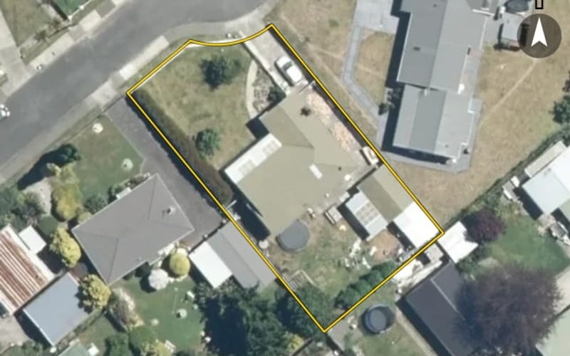 904 Jervois Place