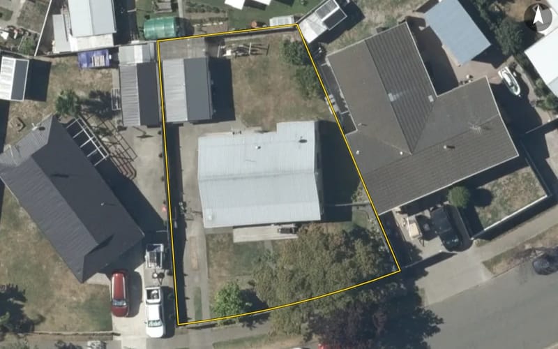 24 Perry Crescent