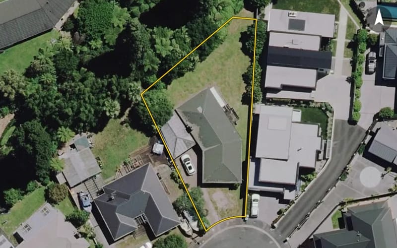 13 Minchin Crescent